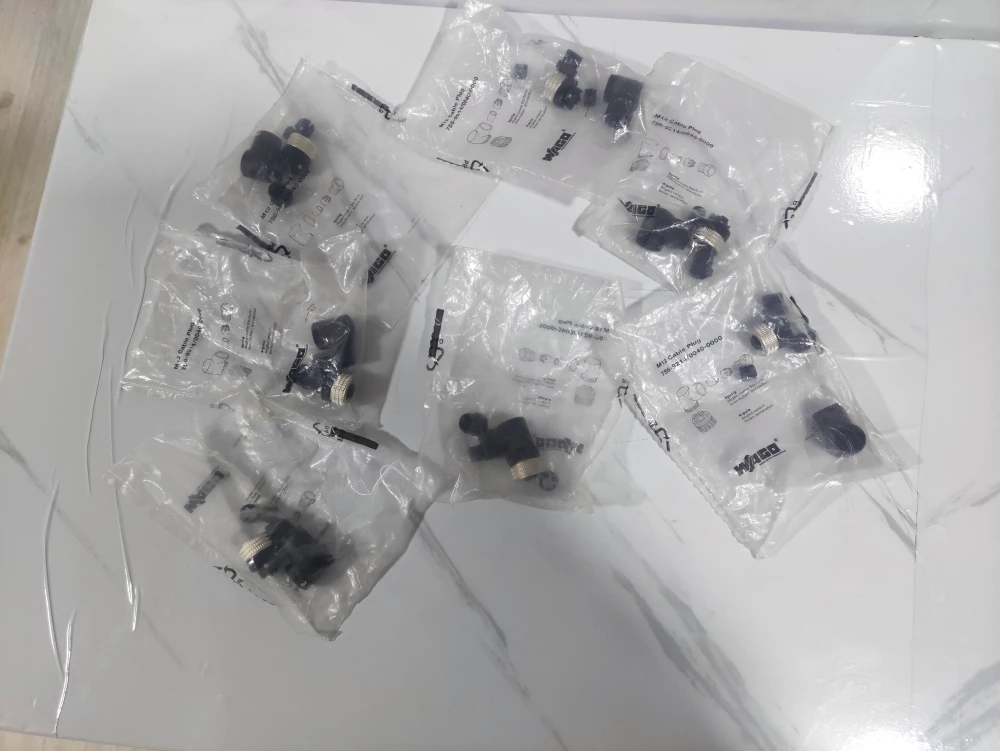 WAGO 756-9214 ( Takılabilir fişli konnektör; 4 kutuplu; M12 soket, dik açılı vida )